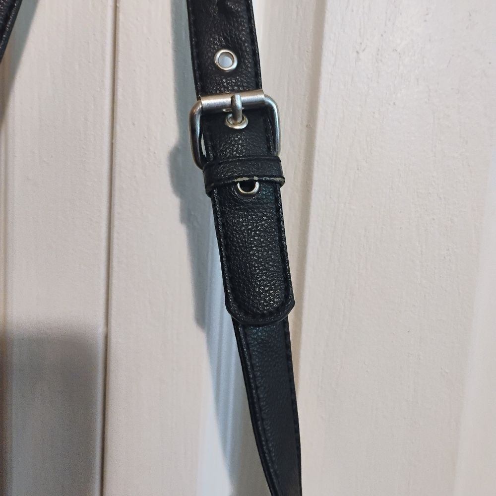 Kate Spade Black Crossbody Bag with Adjustable Strap - Picture 7 of 13